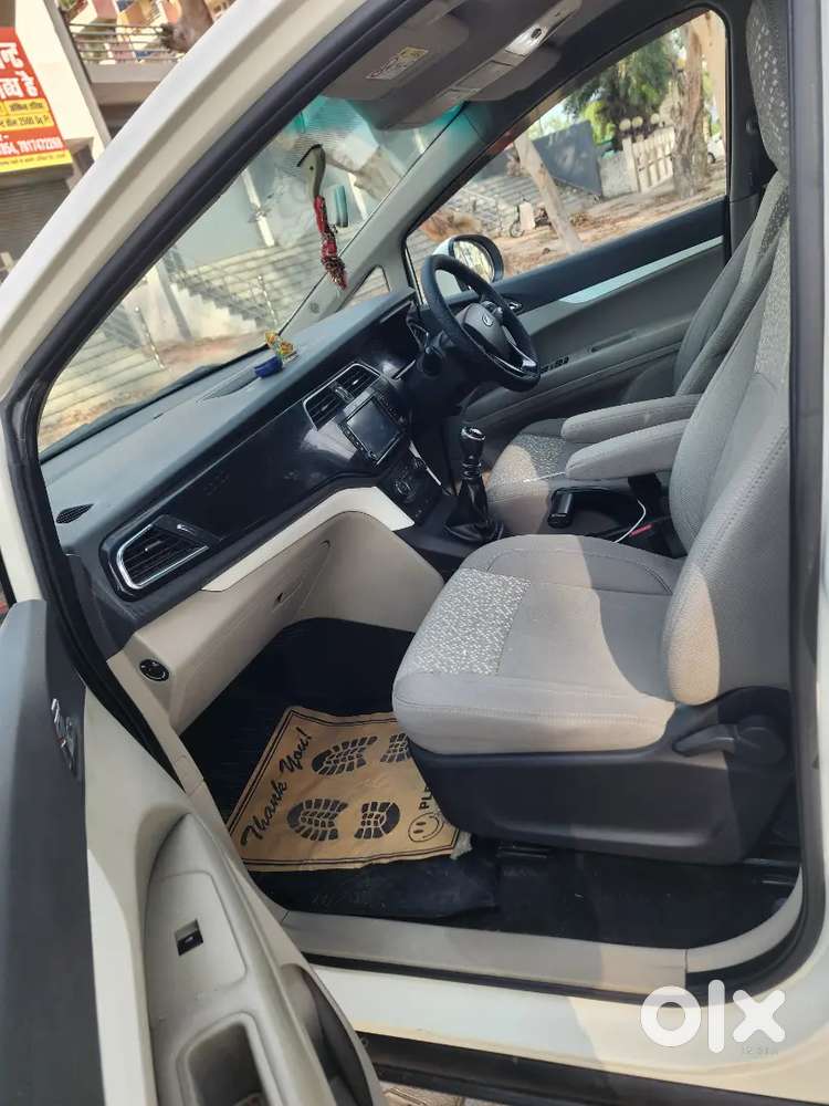 Mahindra Marazzo M6 1st Owner  Full Insurance Dono Chabi