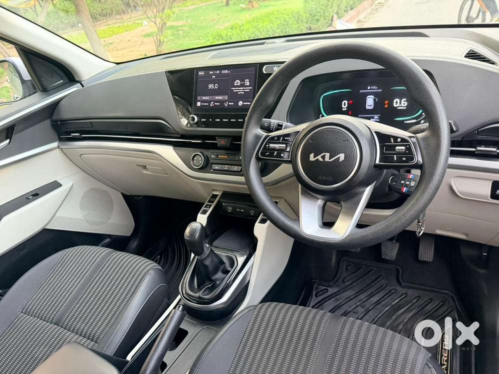 Kia Carens 1.4 Prestige 7 Str, 2022, Petrol