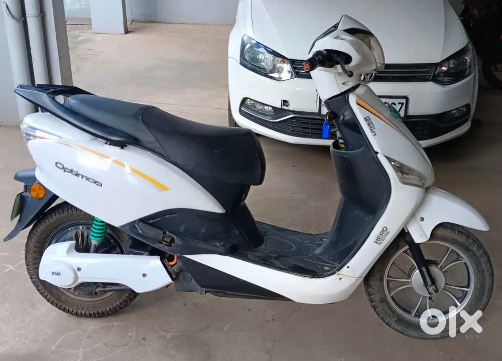 White E Bike Hero Optima Electric Scooty Second Hand Battery Bike