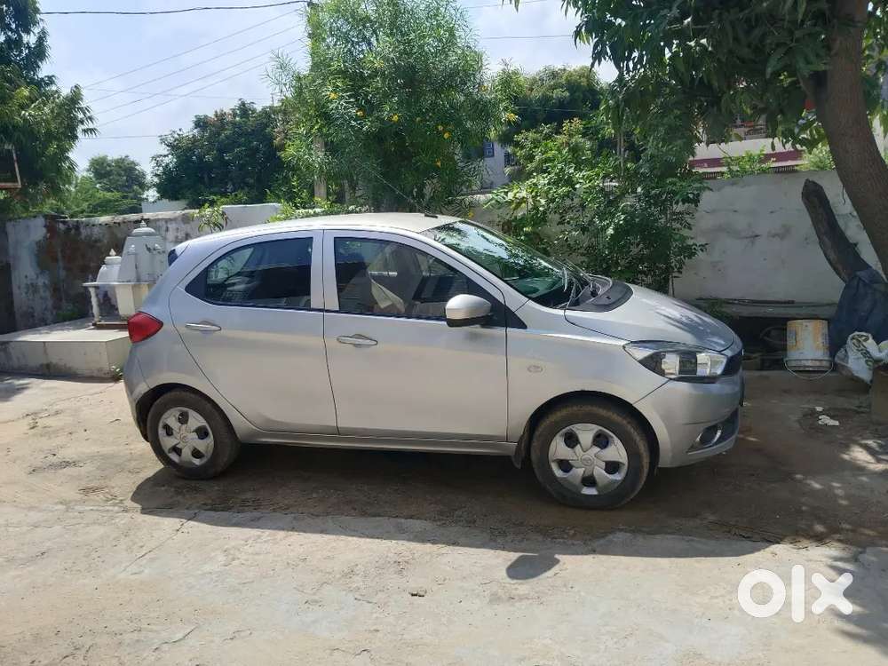 Tata Tiego Petrol