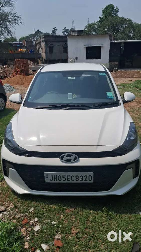 Hyundai Aura 2025 Petrol Well Maintained,9 Month Old