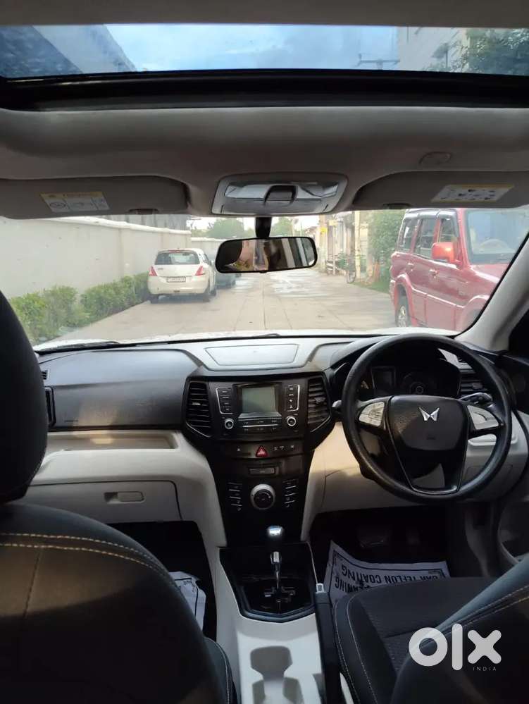 Mahindra Xuv300 W6 2023 ,petrol ,autoshift Gear With Sunroof Keystart