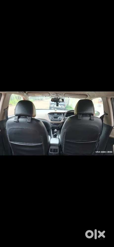 Hyundai I20 Asta 1.4 2015 (top End) At 5.85 Lacs
