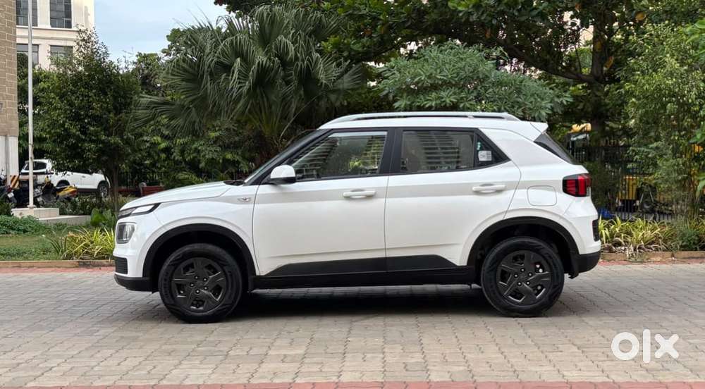 Hyundai Venue, 2025, Petrol