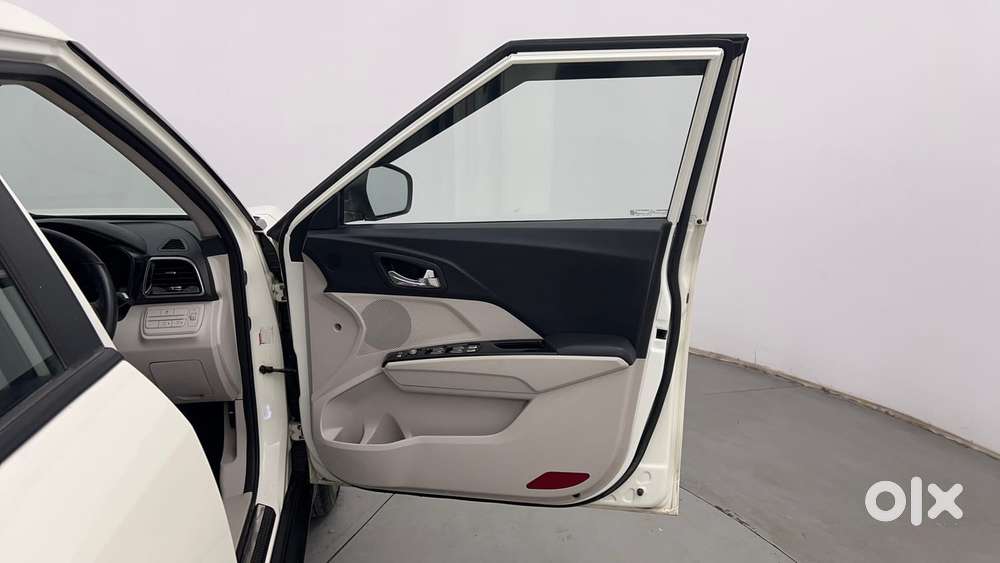 Mahindra Xuv300 W8 Option, 2021, Petrol