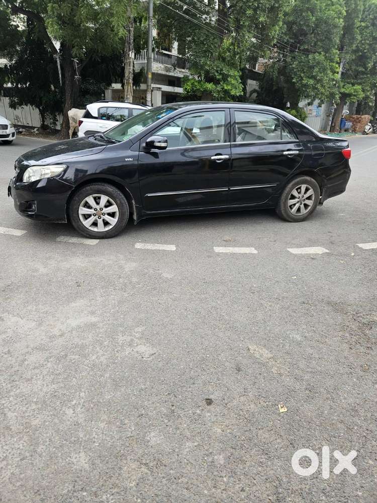 Toyota Corolla Altis 2011-2012 Vl