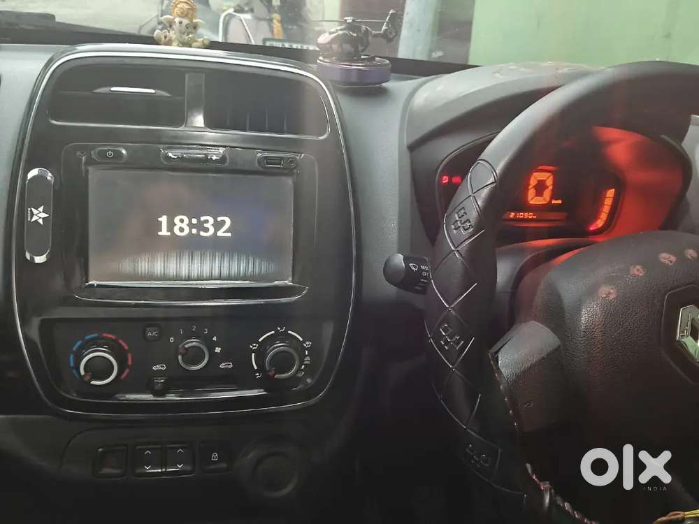 Renault Kwid 1000cc White, 21k