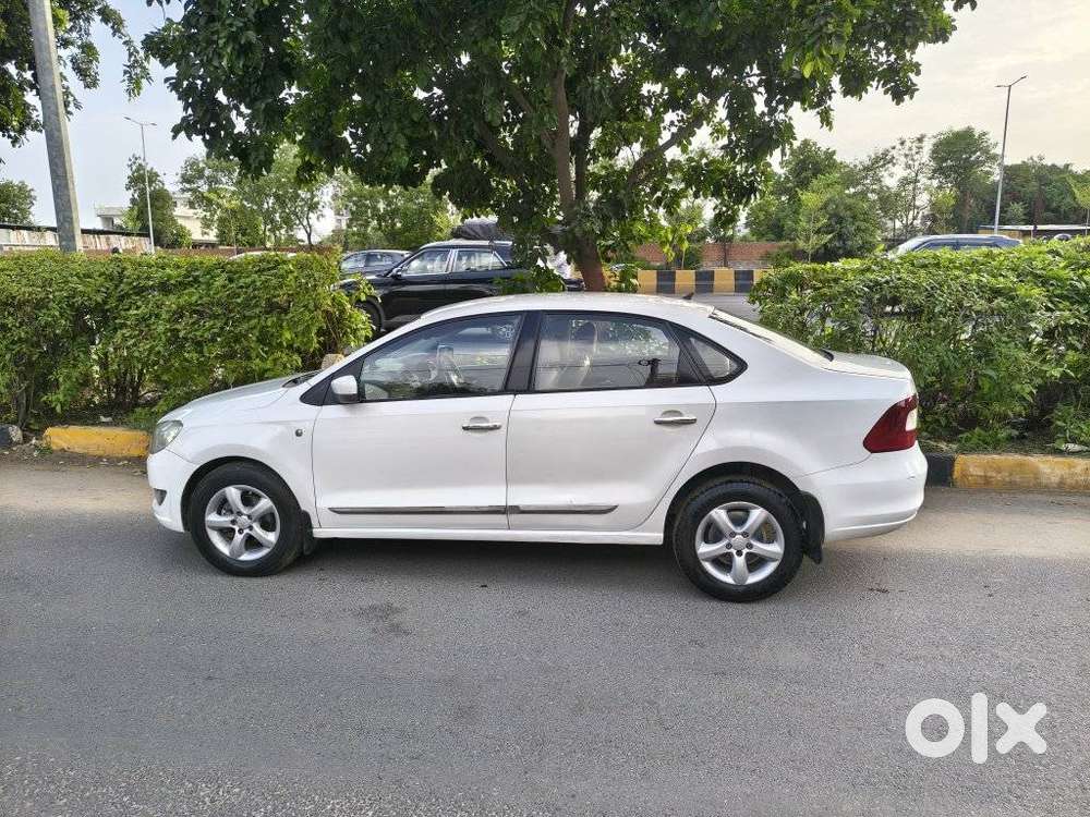 Skoda Rapid 1.5 Tdi Ambition Plus, 2015, Diesel