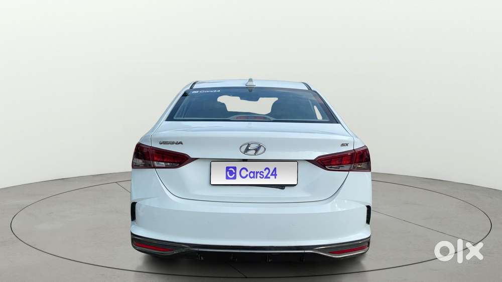Hyundai Verna 1.5 Sx Vtvt Ivt, 2022, Petrol