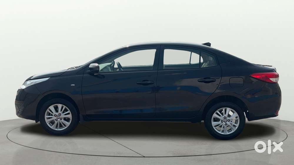 Toyota Yaris J Cvt, 2019, Petrol