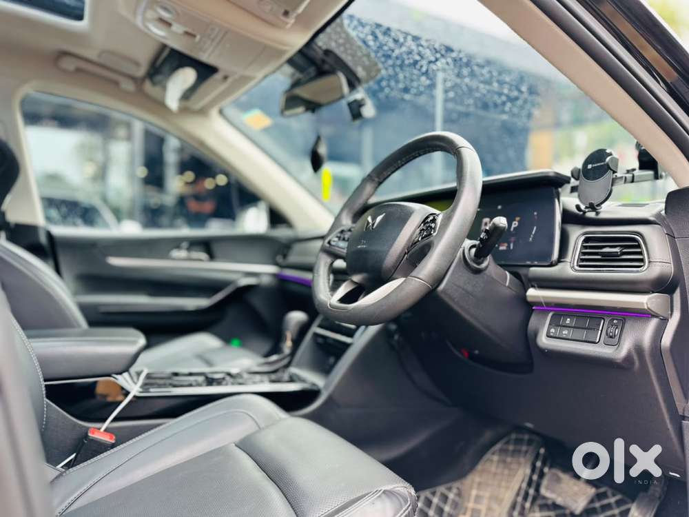 Mahindra Xuv700 2.2 Ax 7 Diesel At Str Awd, 2025, Diesel