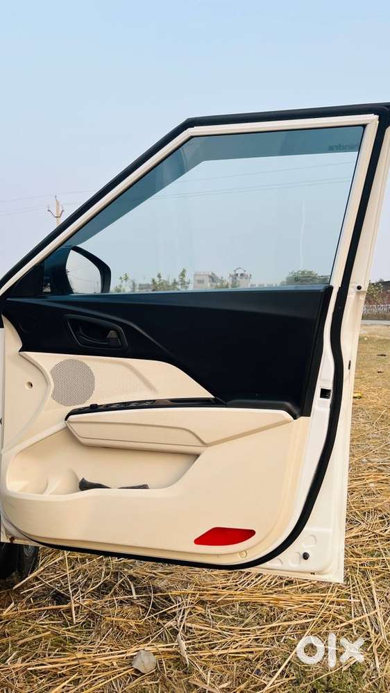 Mahindra Xuv 3xo 2025 Petrol 8000 Km Driven