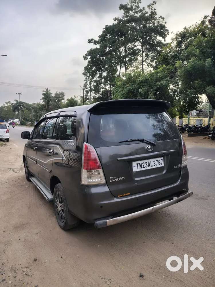 Toyota Innova 2011 Diesel 2nd Owner
