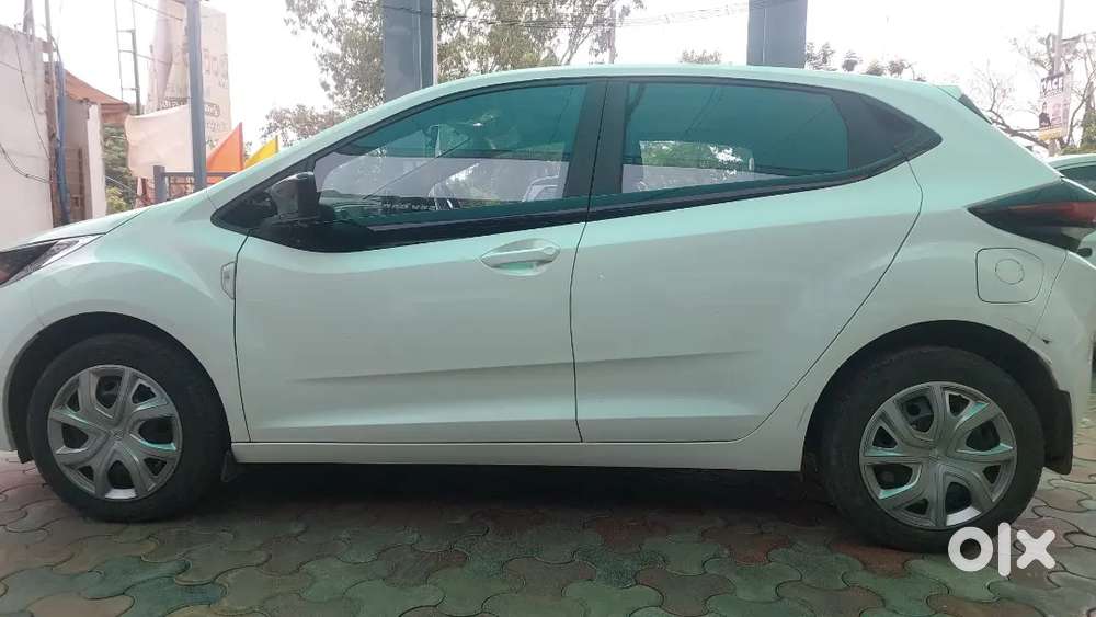 Tata Altroz 2023 Cng & Hybrids 18000 Km Driven