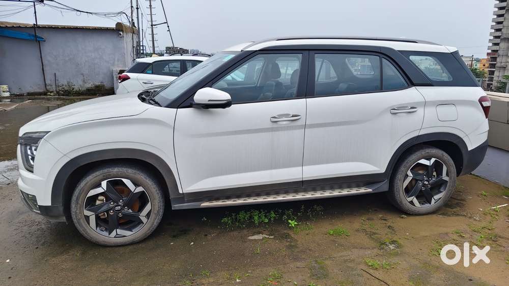 Hyundai Alcazar 2.0 Signature (o) Petrol At 6 Str, 2023, Petrol