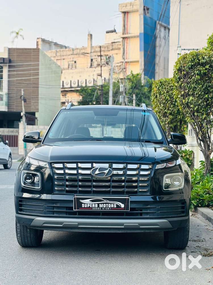 Hyundai Venue Sx Mt, 2023, Petrol