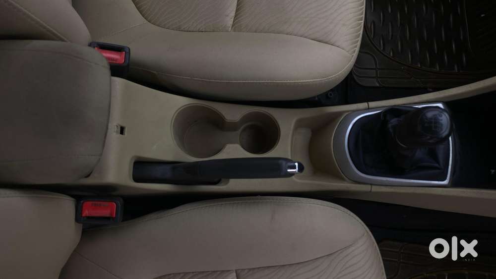 Hyundai Verna Fluidic 1.6 Vtvt Sx, 2013, Petrol