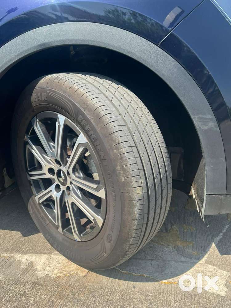 Mahindra Xuv700 2.2 Ax 7 Diesel At Str, 2025, Diesel