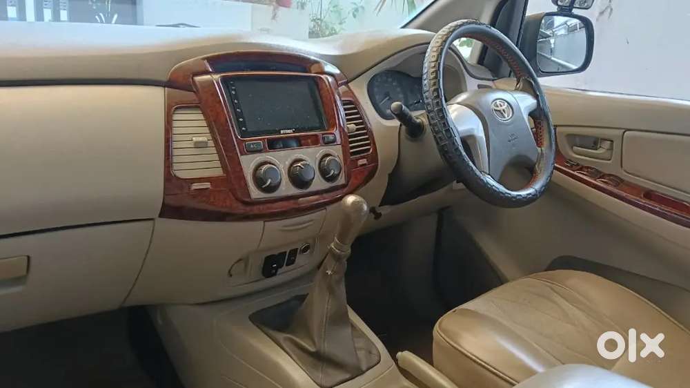 Toyota Innova Diesel 2014 135000 Km Driven