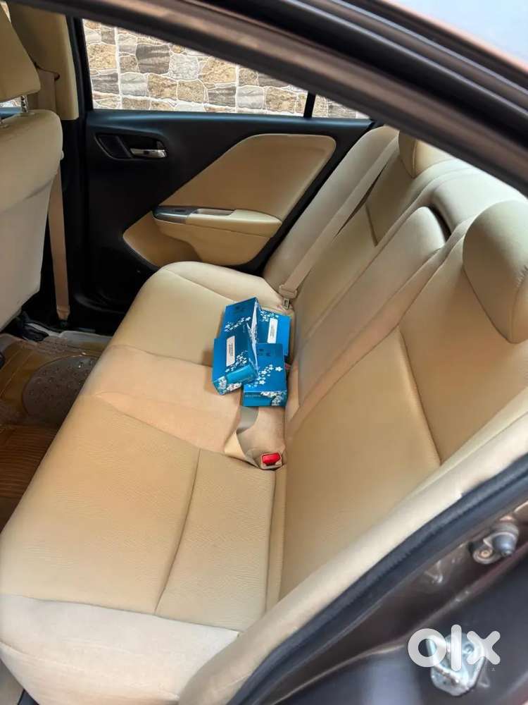 Well Maintained Honda City V Mt 2015