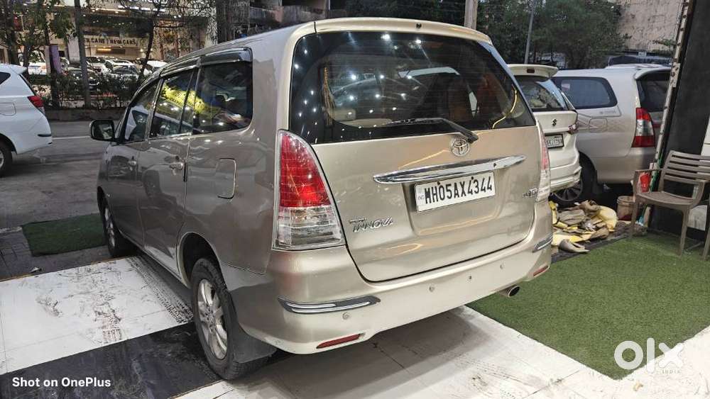 Toyota Innova 2.5 E Diesel Ms 8-seater, 2011, Diesel