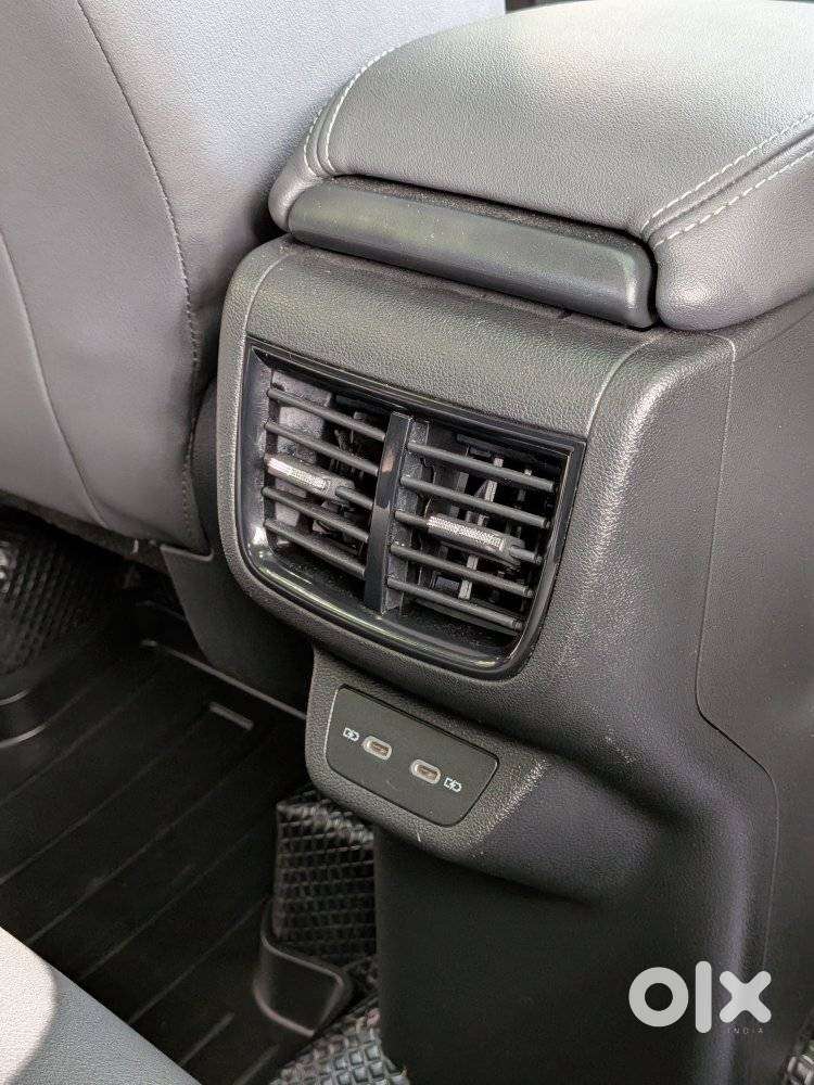 Skoda Kylaq Prestige At, 2025, Petrol
