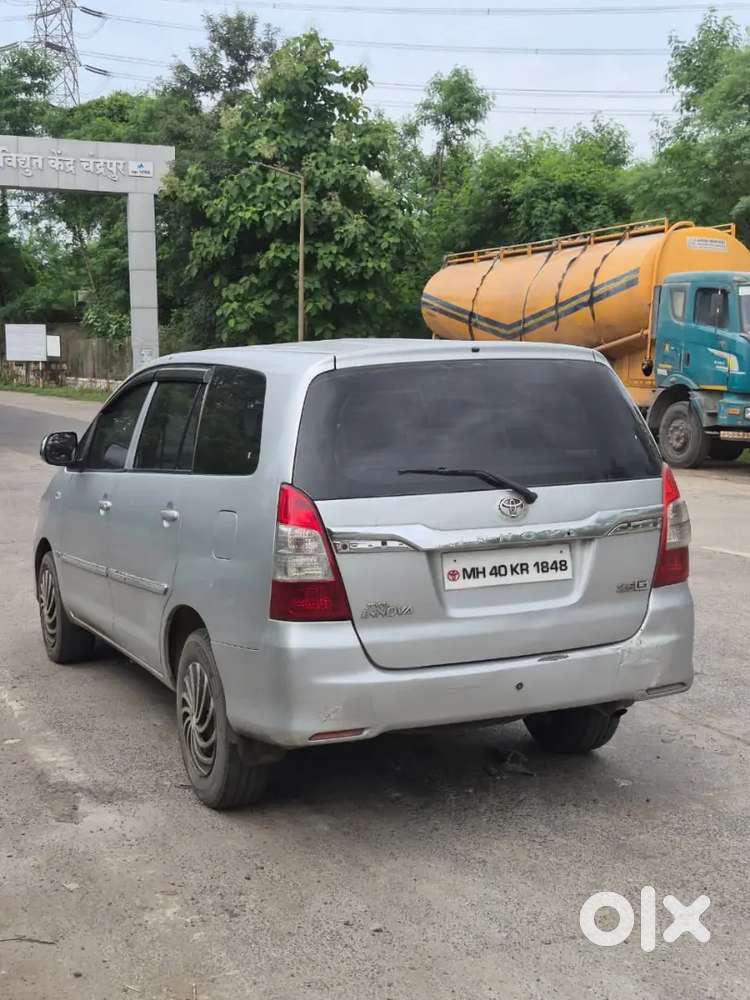 Toyota Innova 2011 Diesel 7-seater Car