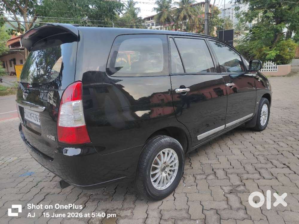 Toyota Innova 2.5 G (diesel) 7 Seater Bs Iv, 2006, Diesel