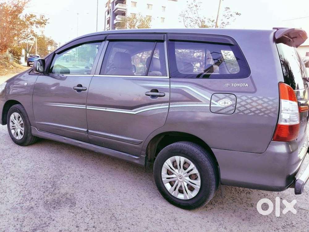 Toyota Innova 2012-2013 2.5 E Diesel Ps 8-seater, 2014, Diesel