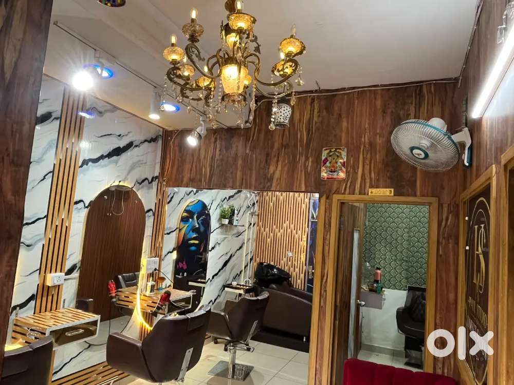 Salon full set up