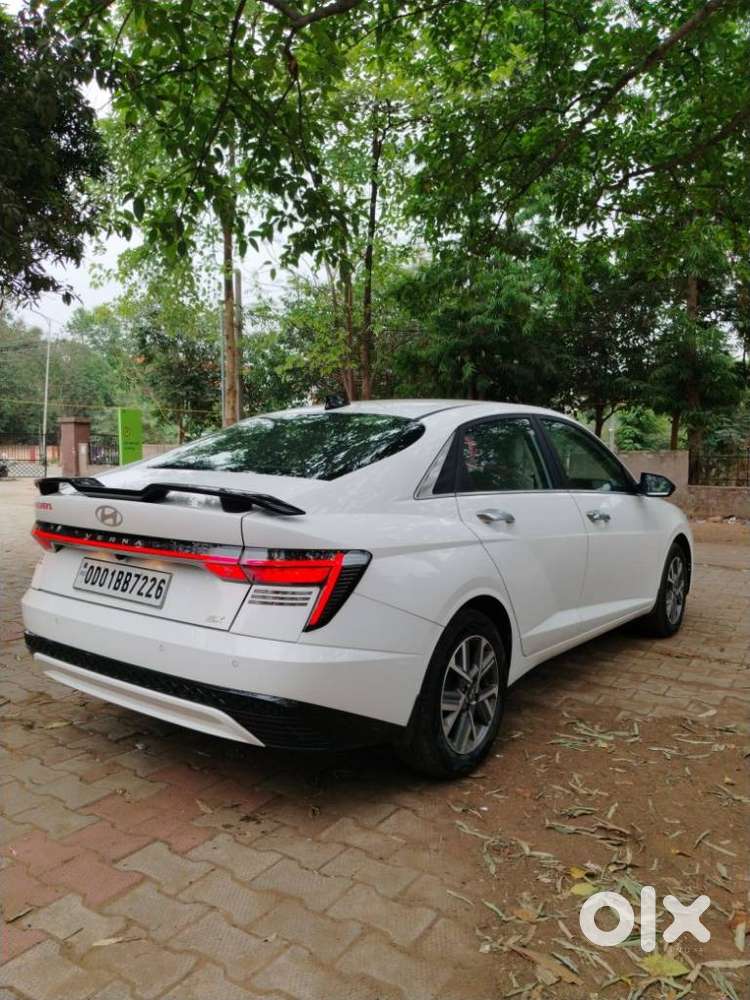 Hyundai Verna 1.5 Sx (o) Ivt, 2025, Petrol