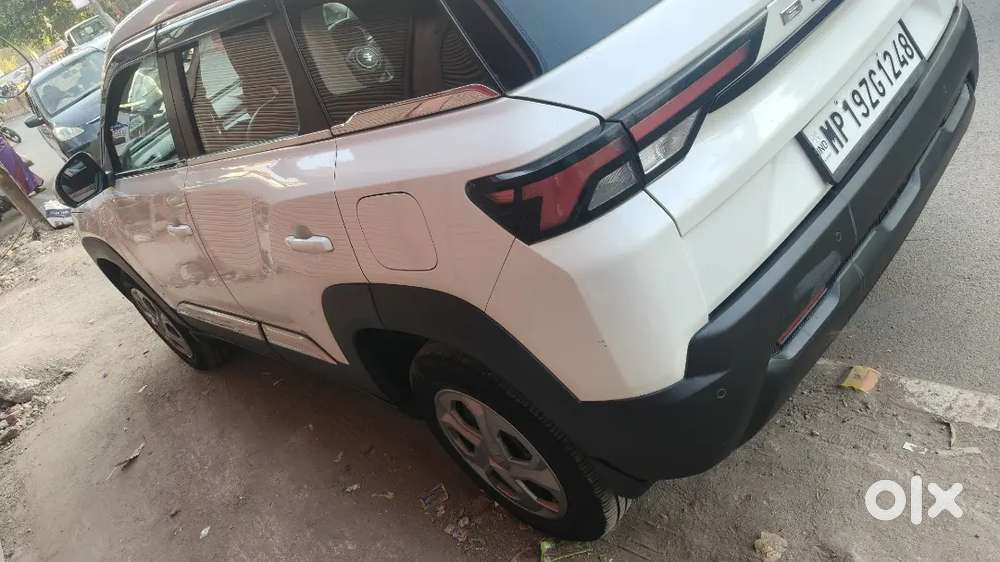 Maruti Suzuki Brezza 2024 Petrol 35000 Km Driven