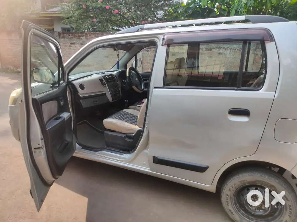 2nd Owner Maruti Wagon R 2010 Lxi Cng