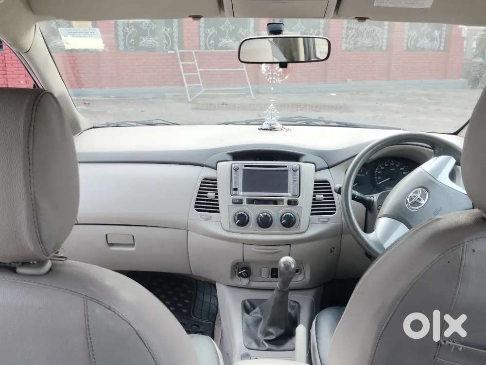 Toyota Innova 2014