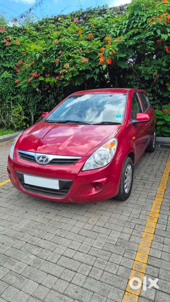 Hyundai I20 Car, 2010 Model, Magna, Tax Paid Up To 2030
