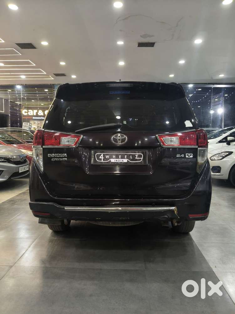 Toyota Innova Crysta 2.4 V 8 Str, 2017, Diesel