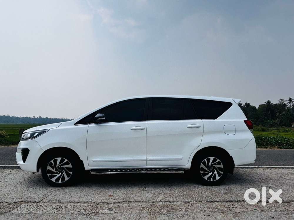 Toyota Innova Crysta 2.4 G Mt 8s, 2017, Diesel
