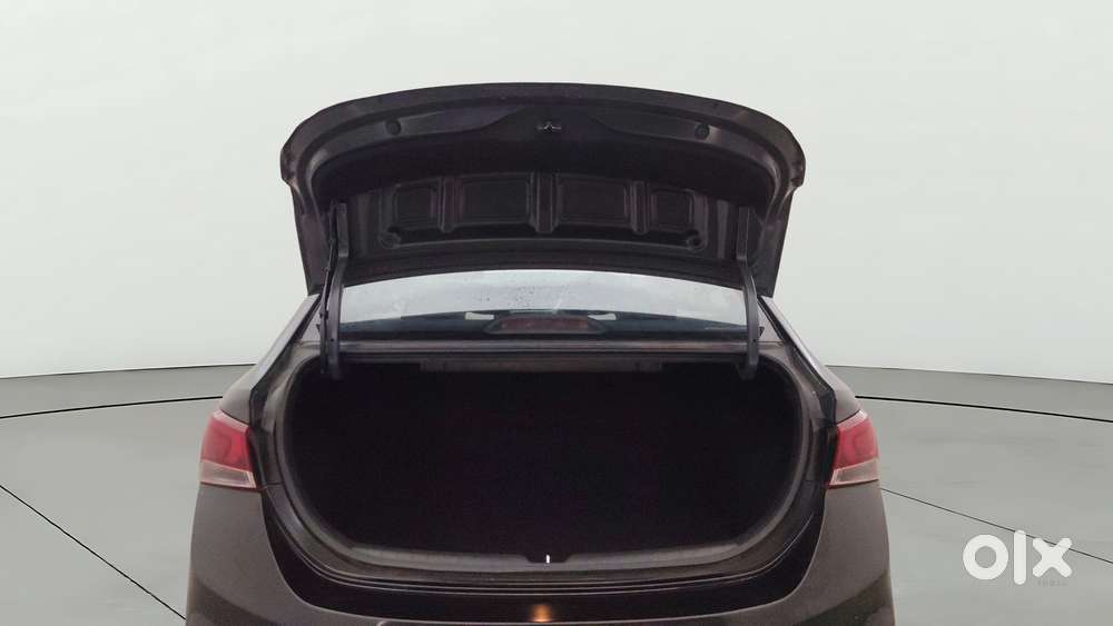 Hyundai Verna 1.6 Vtvt Sx, 2019, Petrol