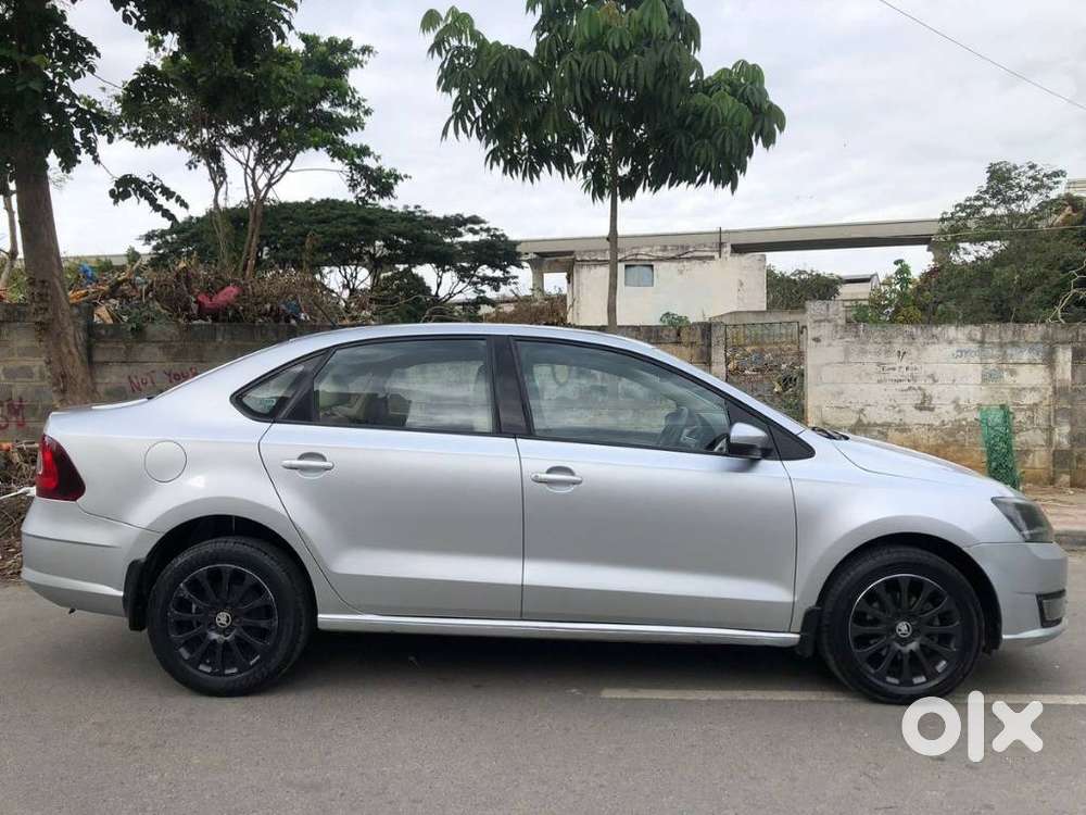 Skoda Rapid 1.6 Elegance Plus Mpi At, 2016, Petrol