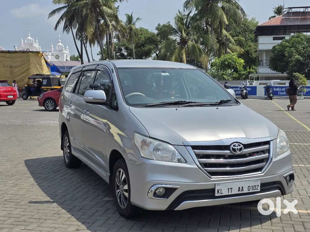 Toyota Innova 2015 V Model 8 Str..re...up To Kl