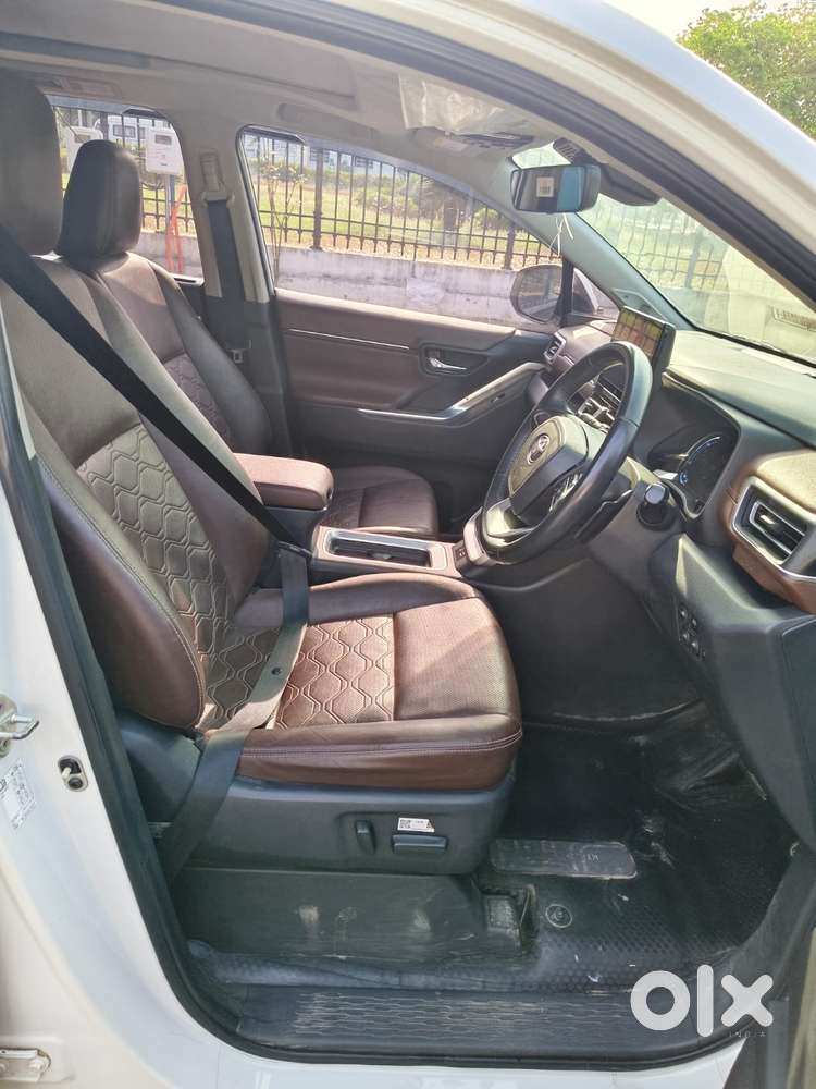 Toyota Innova Hycross 2.0 Zx Hybrid 7 Str, 2023, Petrol