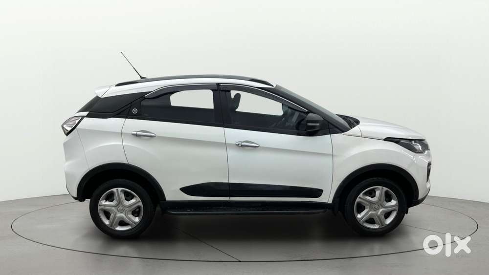 Tata Nexon 1.5 Revotorq XMA AMT (S), 2023, Petrol