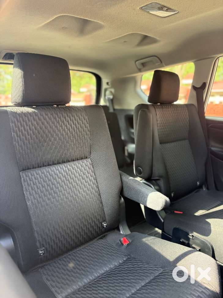 Toyota Innova Crysta 2.4 Gx Mt, 2019