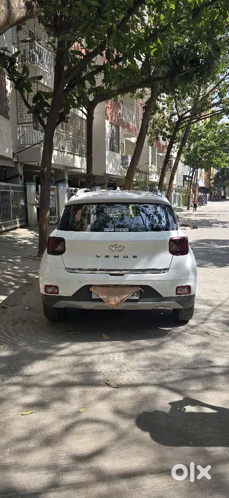 Hyundai Venue 2021 Petrol Well Maintained