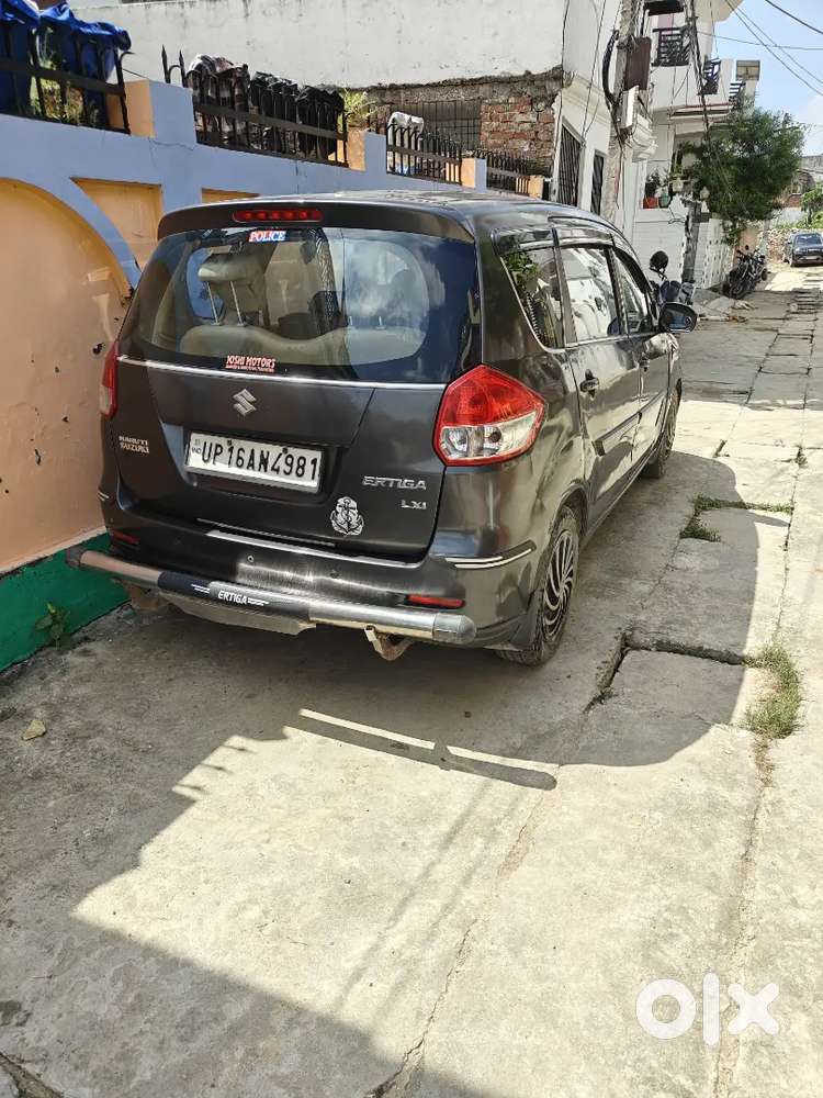 Maruti Suzuki Ertiga 2014 Model H Grey Colour Cng Par 22 Ka Average De