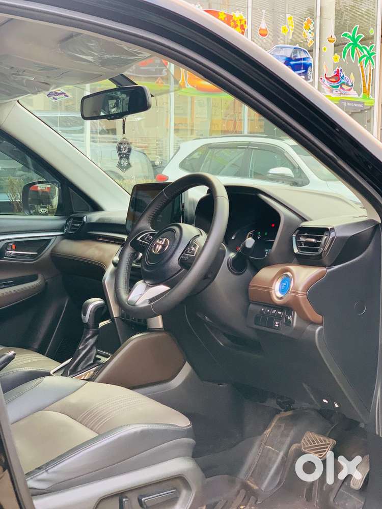 Toyota Urban Cruiser Hyryder 1.5 V Hybrid, 2025, Petrol