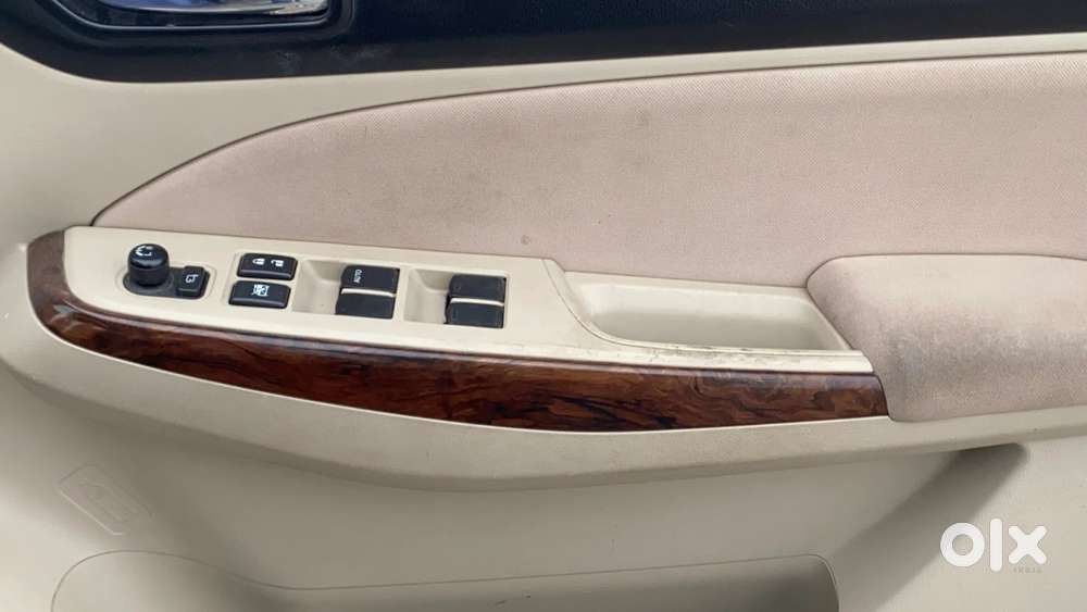 Maruti Suzuki Swift Dzire Zxi + Amt, 2018, Petrol