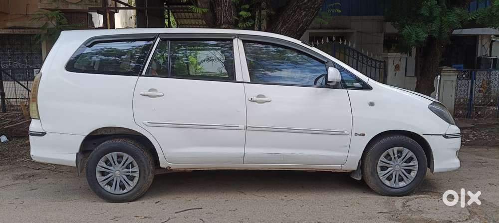 Toyota Innova 2.5 G (diesel) 8 Seater, 2011, Diesel