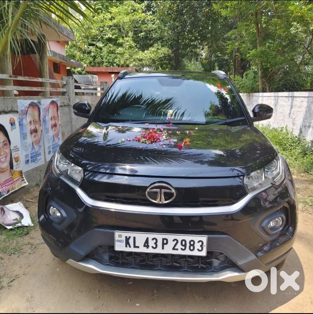 Tata Nexon Revotron 2022 Watch Key, Service Book