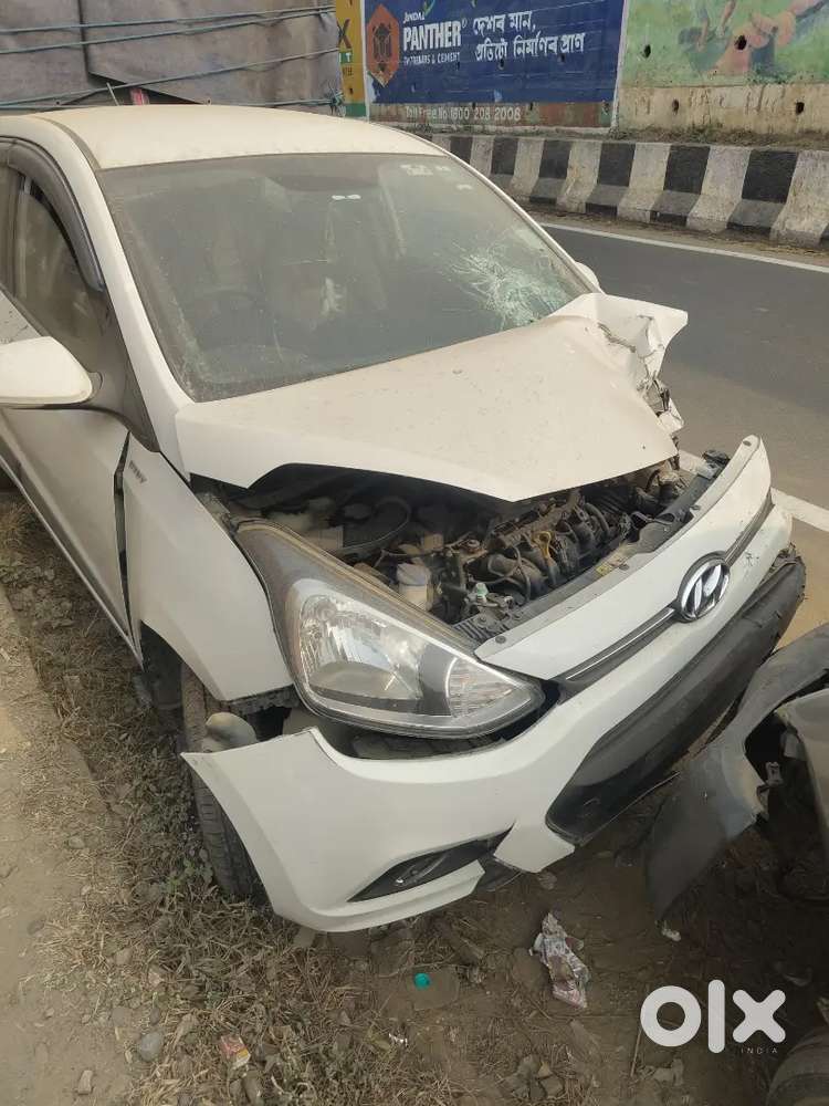 Hyundai Xcent 2016 Petrol Accidented Condition – Urgent Sale